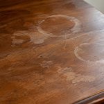 Cara Menghilangkan Noda Air pada Furniture Kayu, Trik Sederhana untuk Mengatasi Bekas Gelas